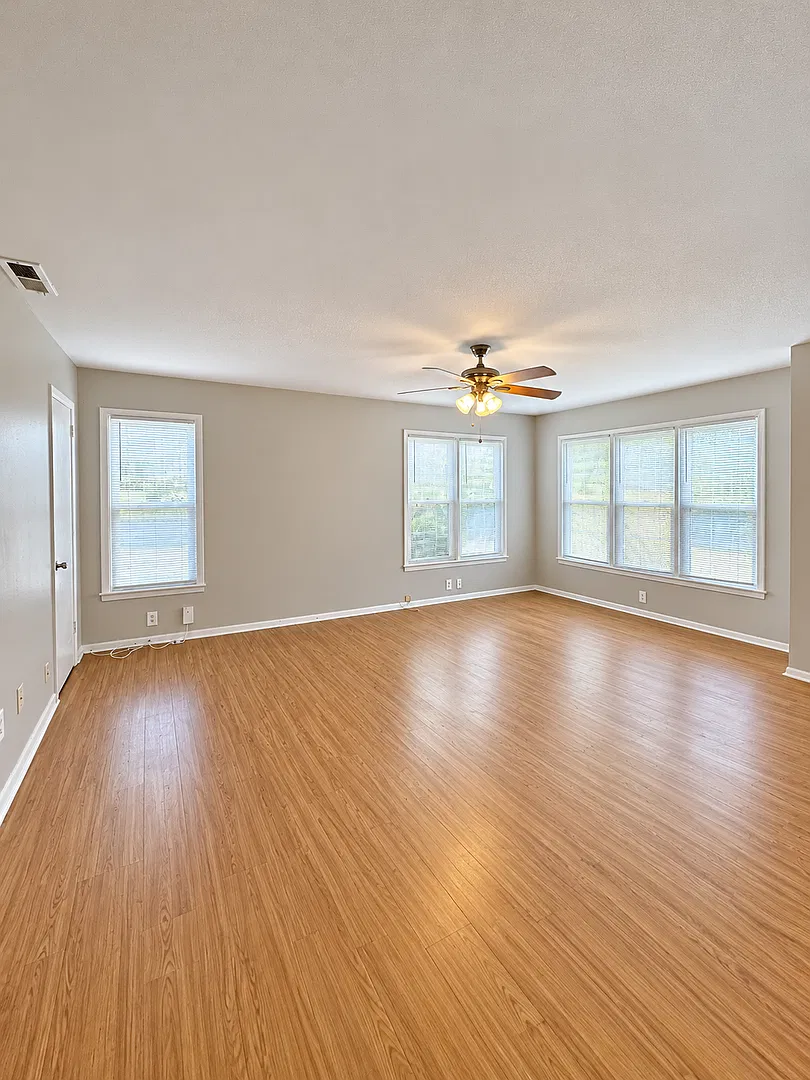 2710 Lantern Walk SE — Photo 4