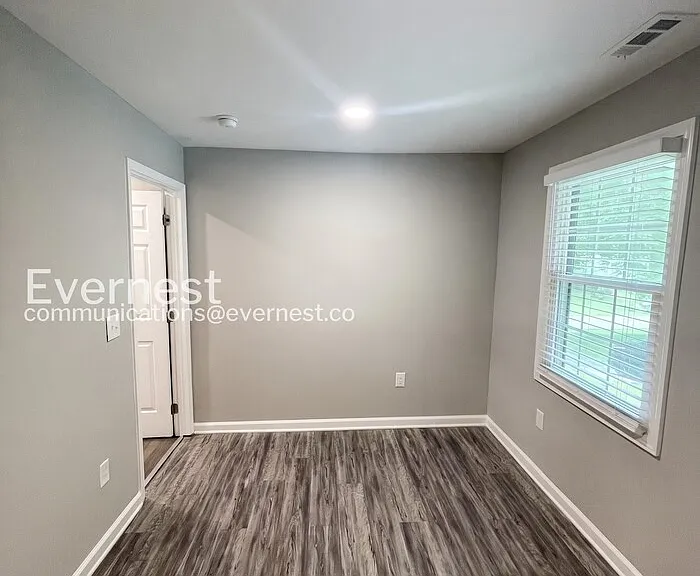 239 Jeffery Dr — Photo 12