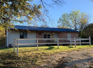 207 6th St, Hico, TX 76457