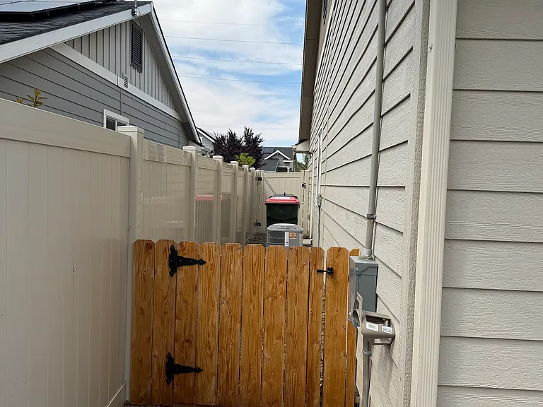 5493 W Los Flores St — Photo 24