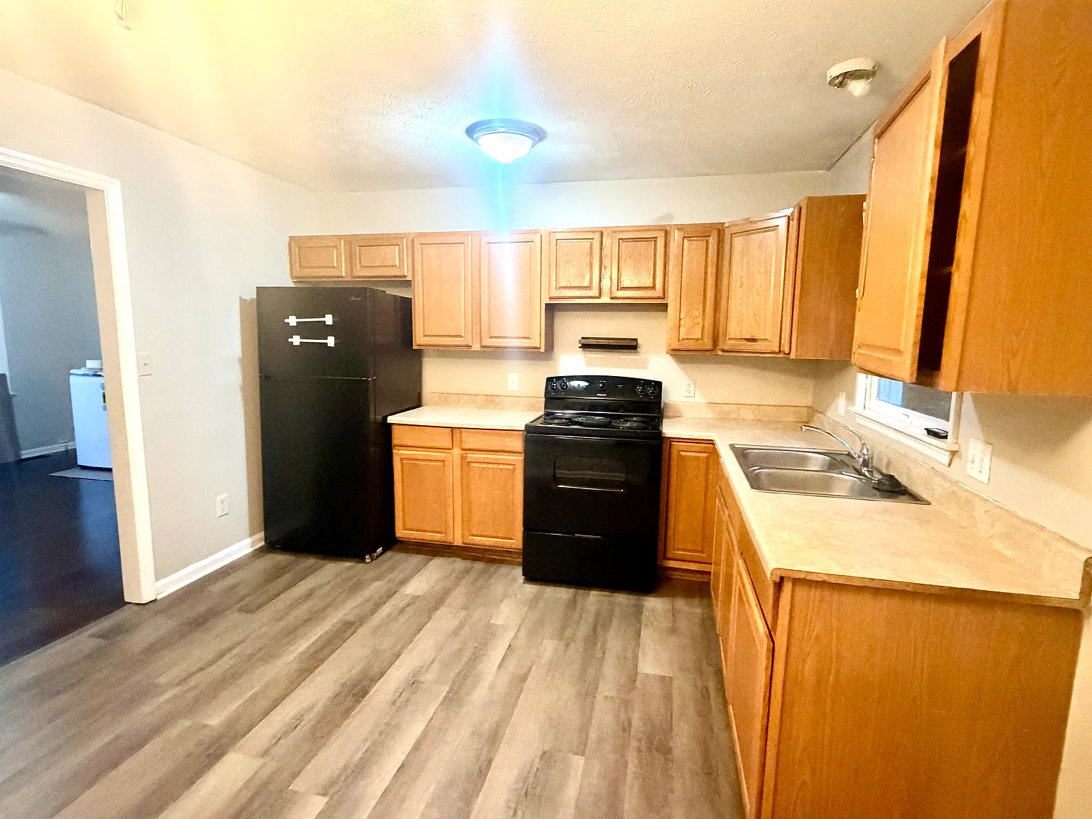 4 bed, 1200 sqft, $1,495 — Photo 2