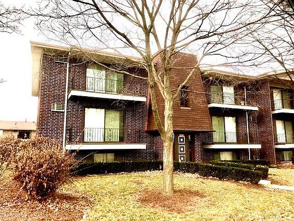2nd image of 1412 Willow Ln APT 3