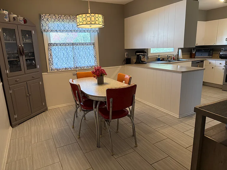 Kitchen dining area