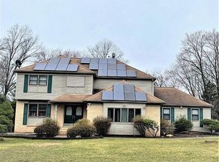 10 Braxton Dr, Belle Mead, NJ 08502