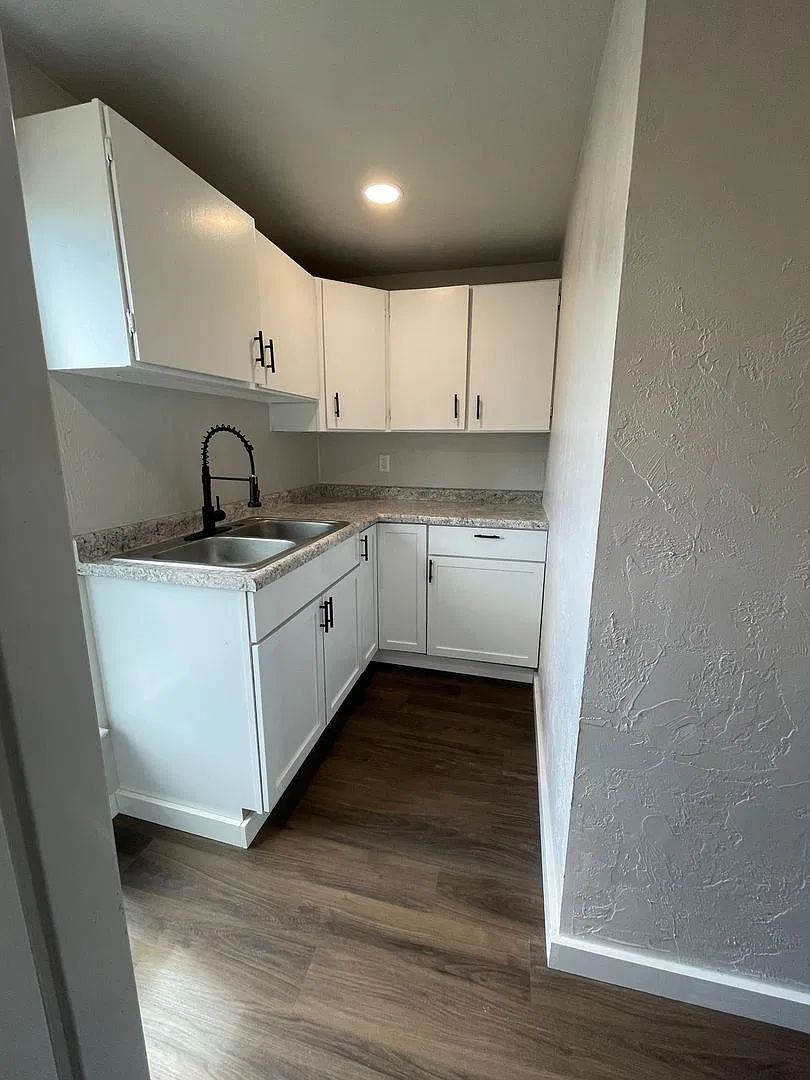 1164 N Koeller St — Photo 2