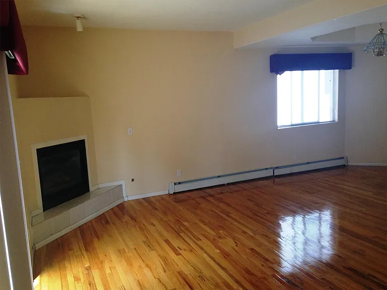 3683 Iris Ave — Photo 2