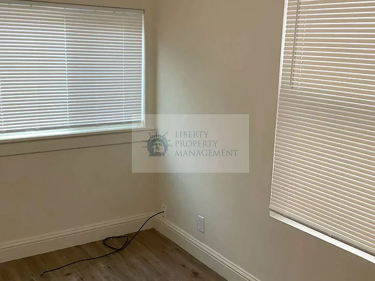 729 E Yosemite Ave — Photo 7