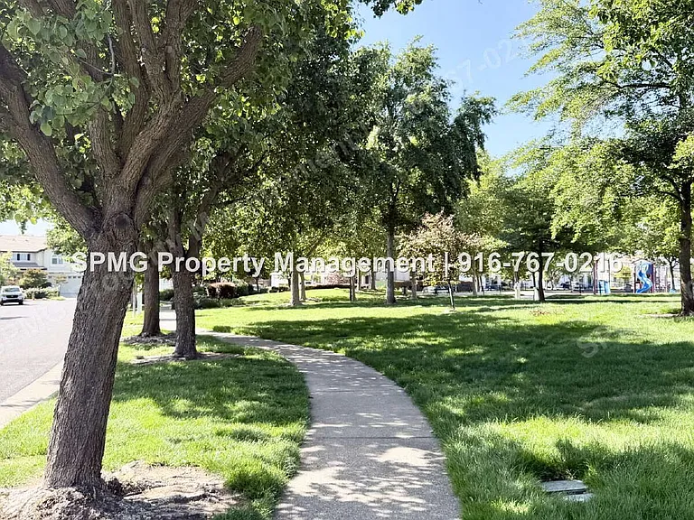609 Granada Pass Dr — Photo 50