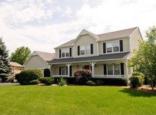 5536 Oak Grove Cir, Long Grove, IL 60047