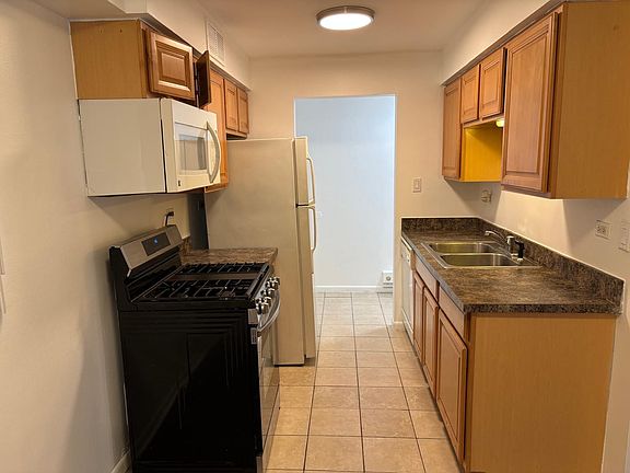 4th image of 1900 W Knightsbridge Dr APT 2A