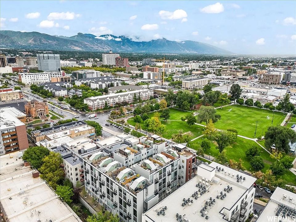 Aerial of Broadway neighborhood