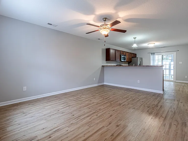 133 Glen Cannon Dr — Photo 3