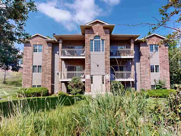 467 N 1st Ave, Iowa City, IA 52245