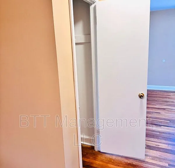 8805 Plymouth St #5 — Photo 14