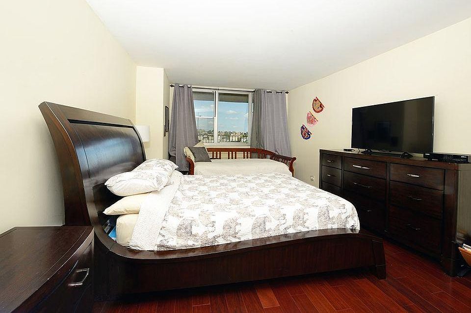 1st image of 6040 Kennedy Blvd E APT 8