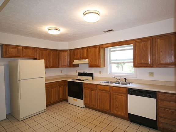 2nd image of 3315 Sandy Dr APT B