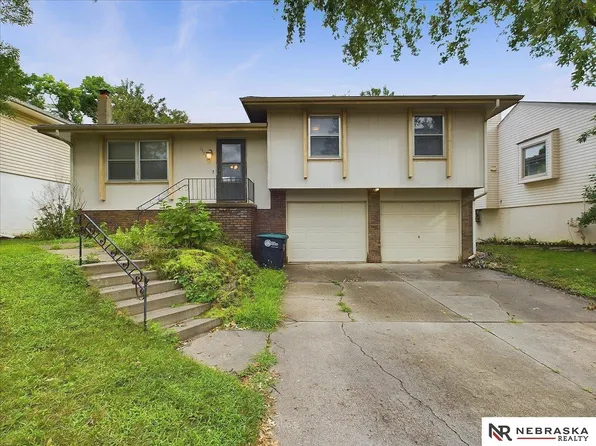 15938 Frances Cir, Omaha, NE 68130