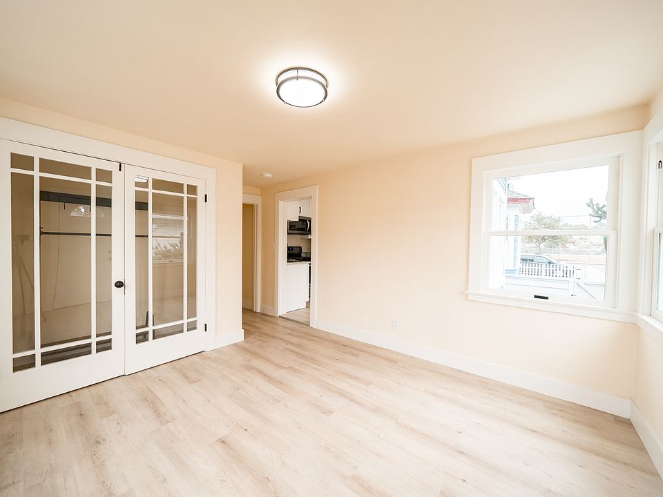 1st image of 470 22nd St