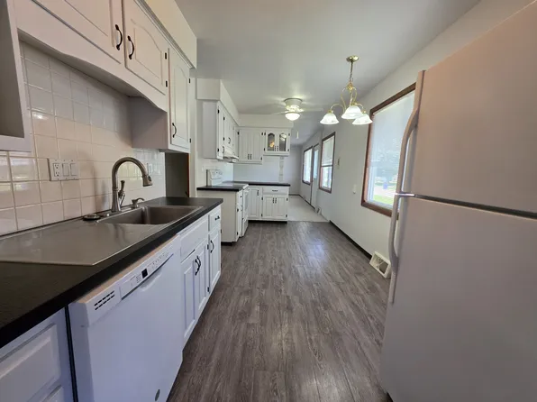 4747 Danbury St NE, Cedar Rapids, IA 52402