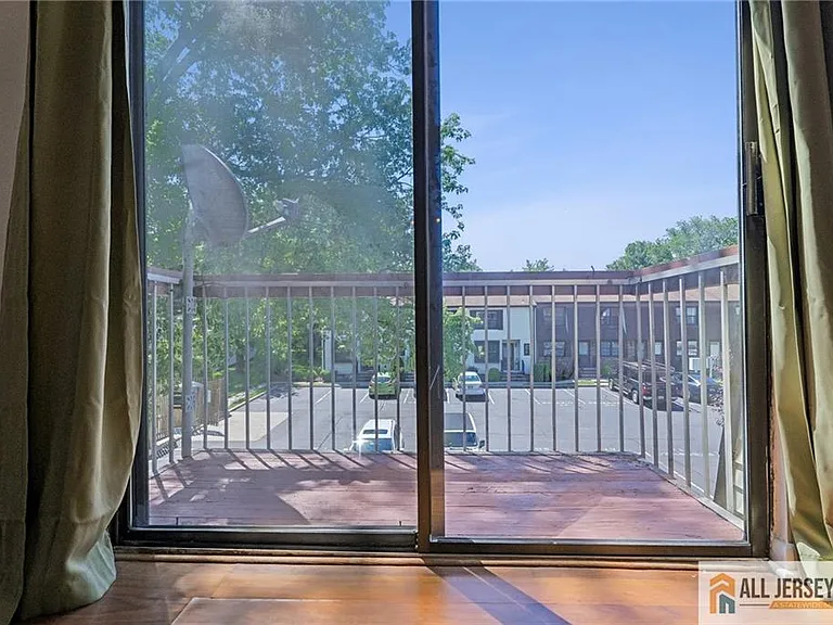 138 Orlando St #138 — Photo 21