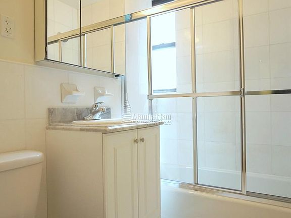 5th image of 1680 York Ave APT 6G