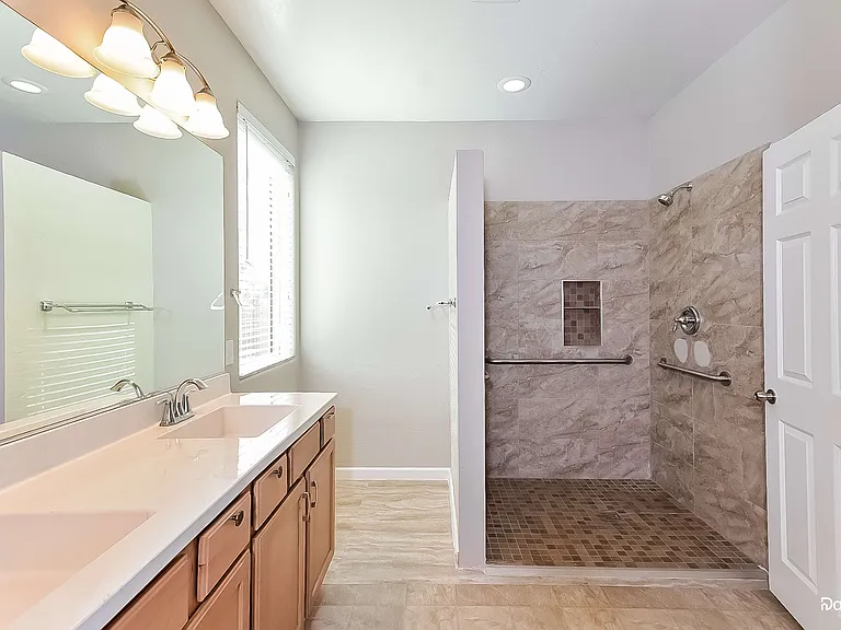 820 Vegas Palm Ave — Photo 8