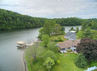 4985 Cove View Rd, Pulaski, VA 24301