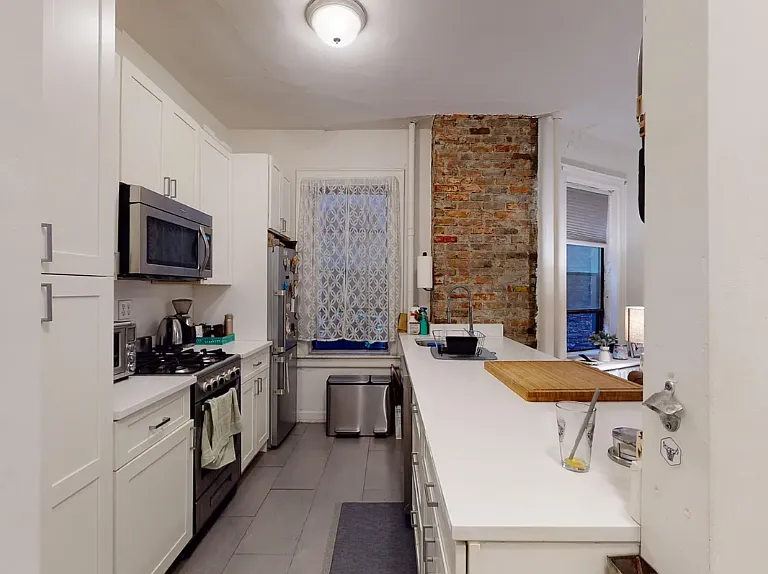 204 W 81st St #23 — Photo 2