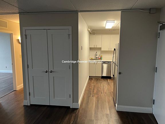 4th image of 812 Memorial Dr APT 1714