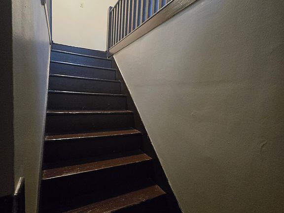 5th image of 1425 Hunter Ave