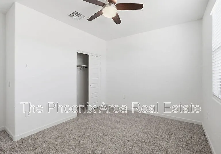 2761 W Seaver Ave — Photo 15