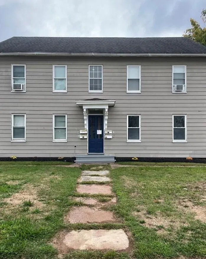 1 bed, 1100 sqft, $1,300 — Photo 1