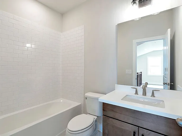 1258 Winterhaven Dr — Photo 30