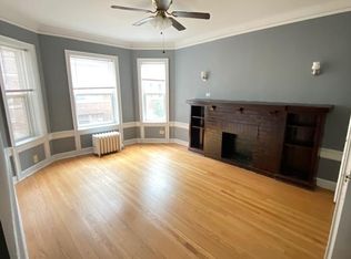 829 W Cornelia Ave #1E, Chicago, IL 60657