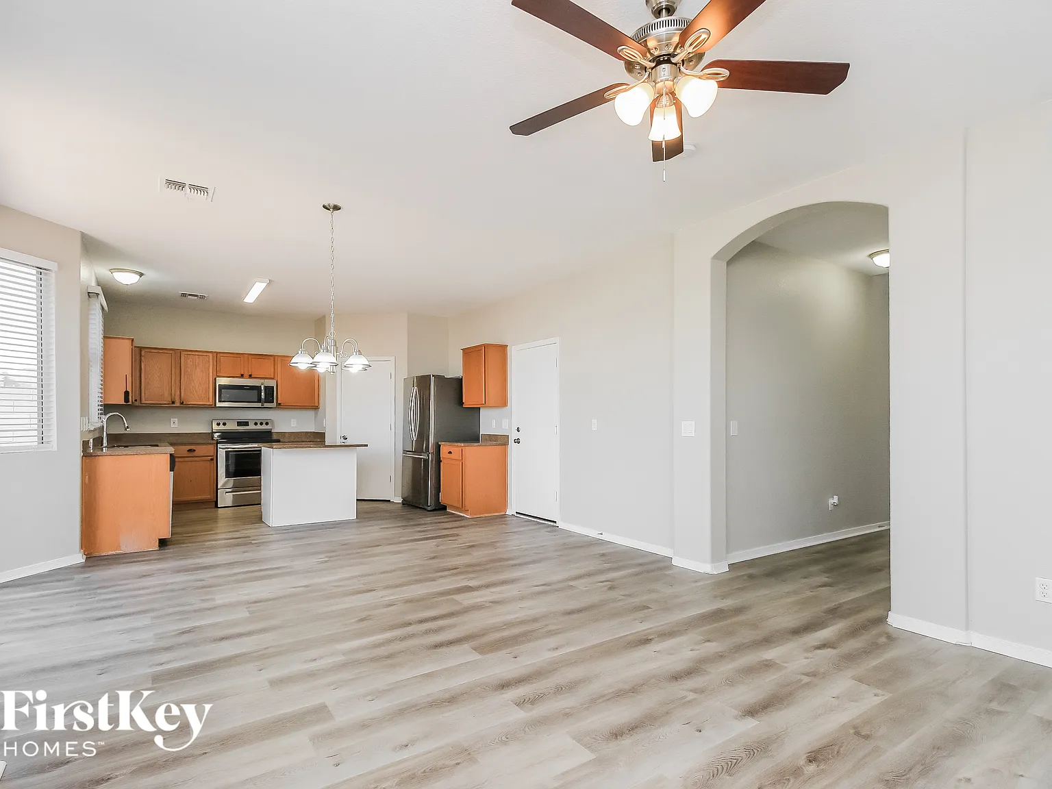 3 bed, 2.5 bath, 1434 sqft, $2,105 — Photo 3