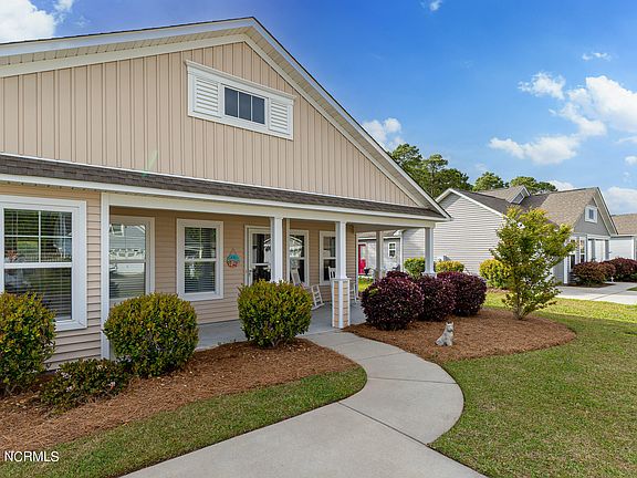 3rd image of 4222 Cherry Laurel Drive SE