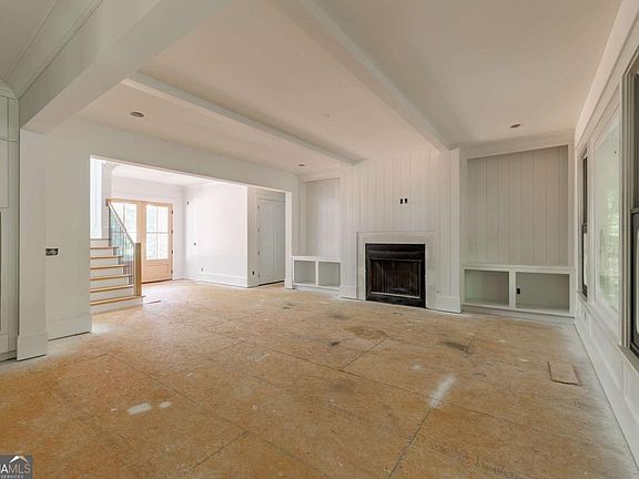 5th image of 242 Carriage Ave