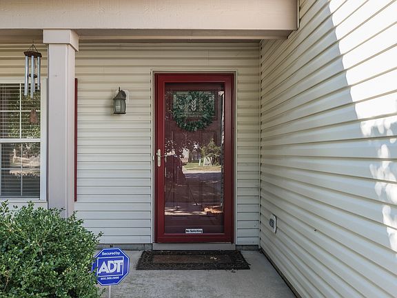 3rd image of 6759 Smithfield Blvd
