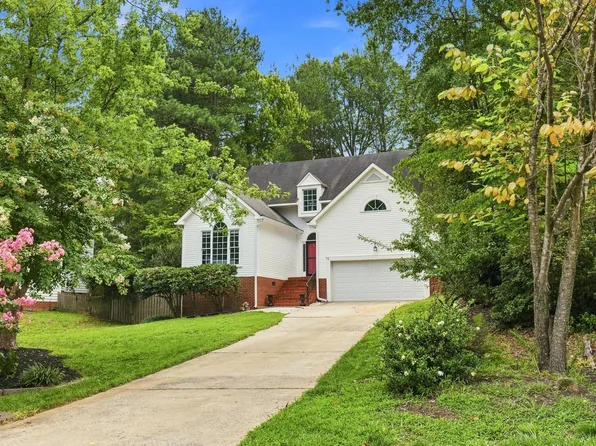 213 Avent Pines Ln, Holly Springs, NC 27540