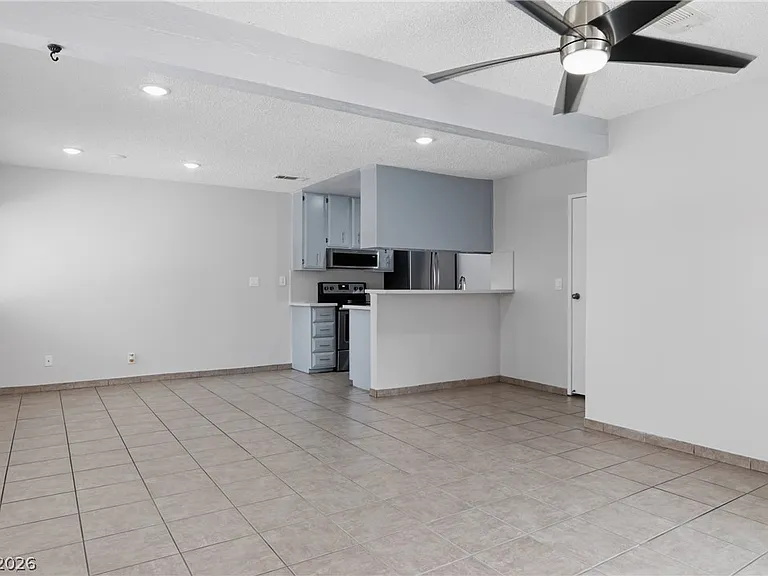 2274 E Desert Inn Rd #0 — Photo 4