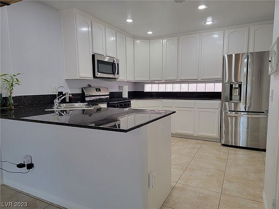 3rd image of 3477 Bankside Dr