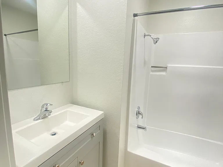 French Park Apartments — Photo 21