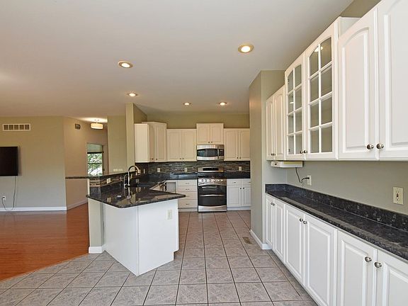 5th image of 741 Mendon Hill Ln