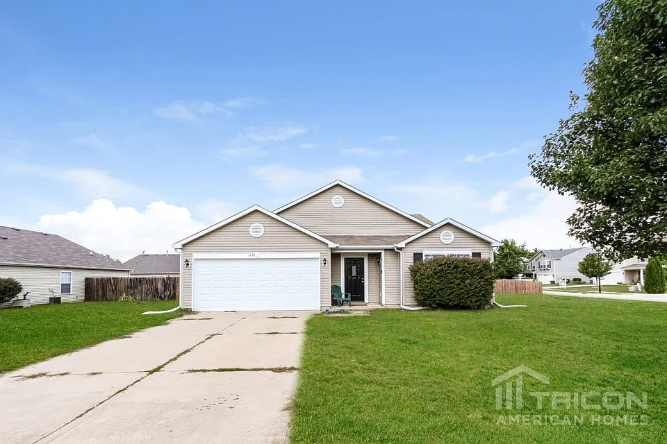 1430 Redwood Dr photo 1
