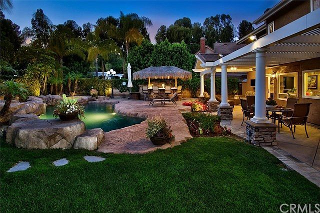 Inviting laidback lifestyle awaits!