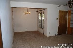 5th image of 310 Astoria Dr