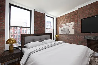 Rented by R New York