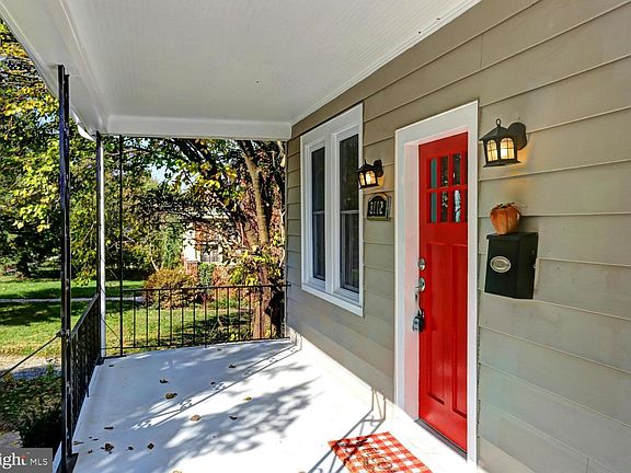 2nd image of 3110 Louise Ave