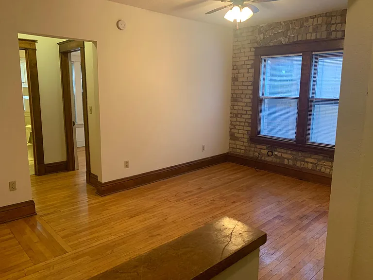 127 Grant St W — Photo 10