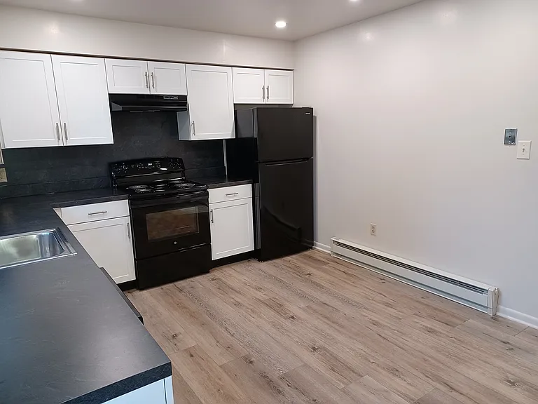 225 W Coover St #8 — Photo 2